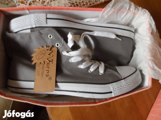 Új magasszárú, szürke fűzős férfi vászon cipő