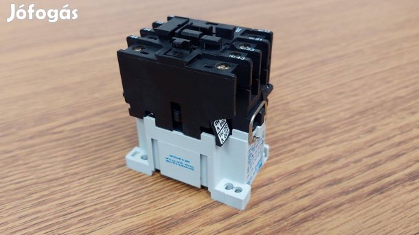 Új mágneskapcsoló 220V AC 4 pólusú, érintkezők 3db NO 1db NC