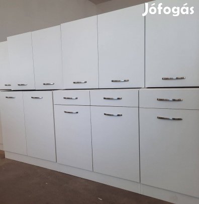 Új matt fehér konyhabútor (AP139)