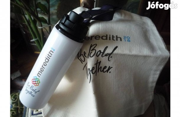 Új meredith fehér színű fém 8 dl-es kulacs pamut táskával