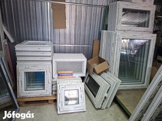 Új műanyag szabvány méretű ablakok 