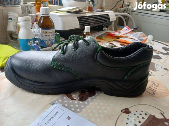 Új munkás cipö