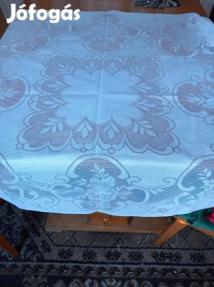 Új műszálas asztalterítő 80x85cm
