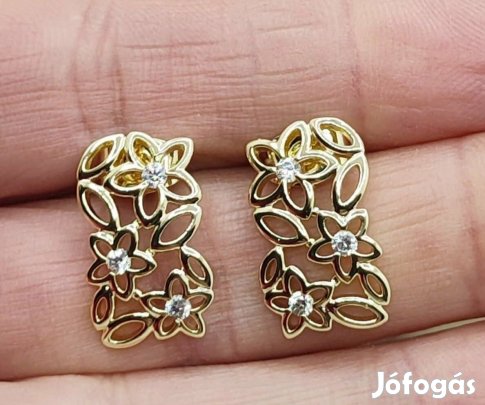 Új női fülbevaló 