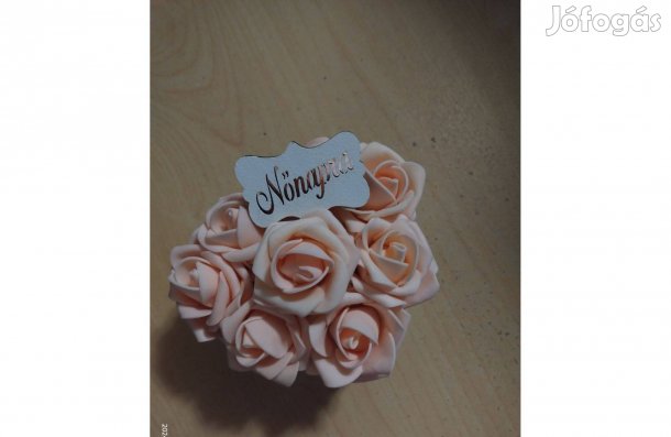 Új nőnapi rózsás dísz doboz eladó