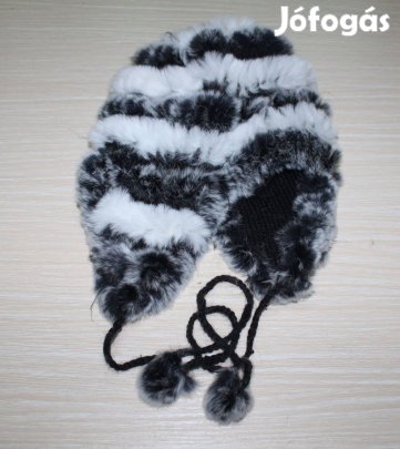 Új nyúlszőr füles sapka - 2 szín (fehér, szürke csíkos)