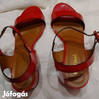 Új piros lakk szandál 39