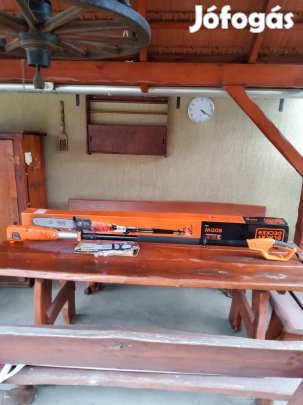 Új sövényvágó és magasági ágvágó