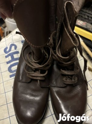 Új surranó bakancs eladó!/43/
