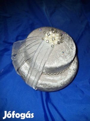 Új szürke bársony - gyöngyös ékszer doboz