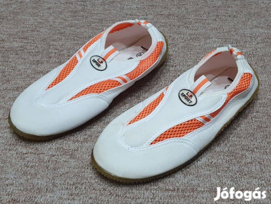 Új tornacipő, 36-os méret, vászon, extra csúszásmentes talp, fehér