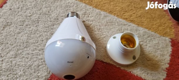 Új wifi-s lámpa rejtett kamerával 