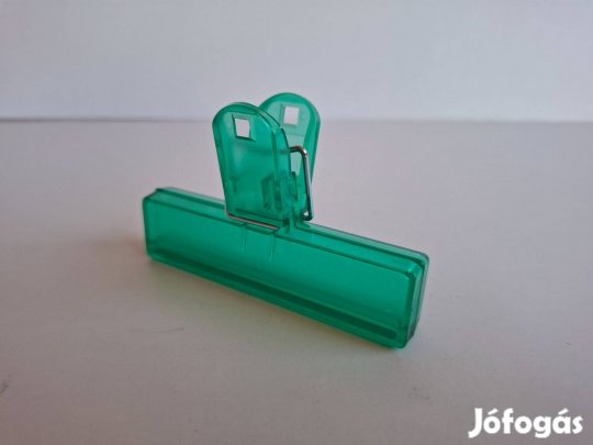 Új zöld műanyag csiptető 10 cm