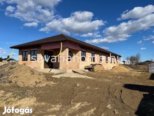 Újépítésű ikerház eladó Szombathelyen!