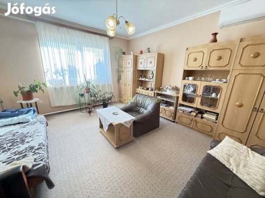 Újfehértó - Belváros - Családiház - Üzlethelyiség - Eladó