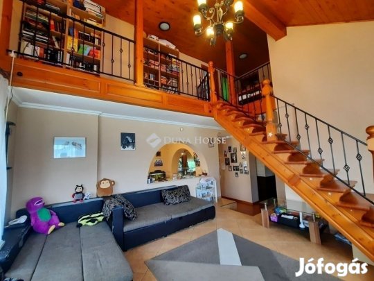 Újhartyáni eladó 175 nm-es ház