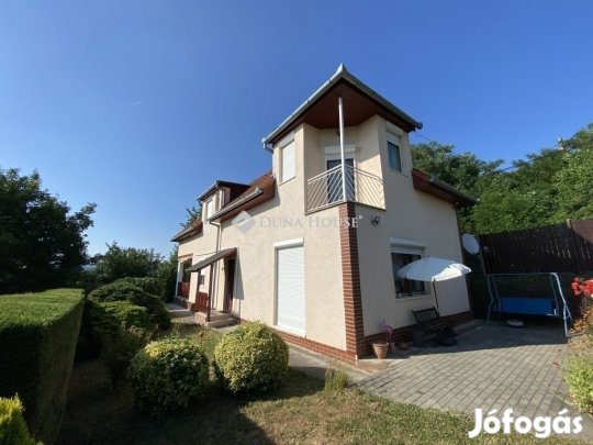 Újhegyen családi ház eladó!