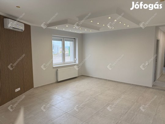 Újjászületett családi ház!