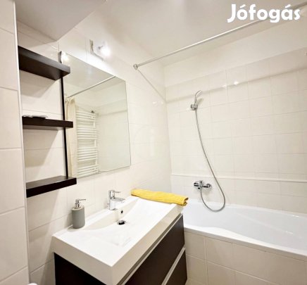 Újlipótvárosban, Felújított, Berendezett, Tehermentes, Erkélyes Lakás