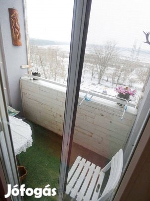 Újpalotán 6. emeleti, 61 nm-es, panorámás panellakás