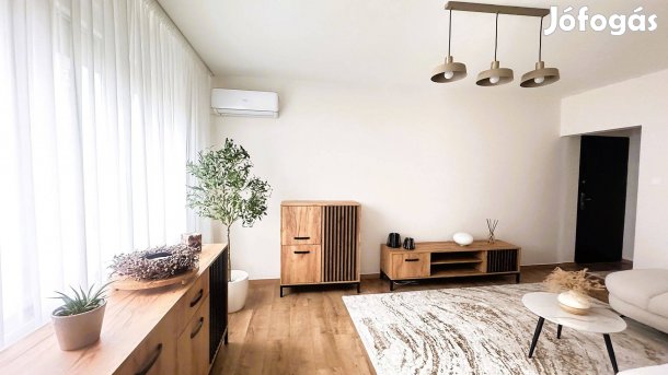 Újpalotán kiválóan felújított 3 szobás, erkélyes panel lakás