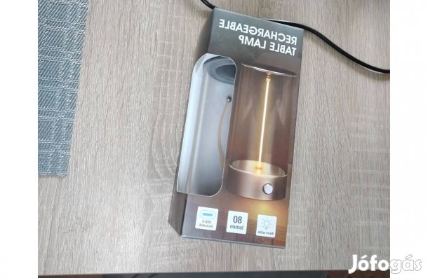 Újratölthető LED éjjeli lámpa