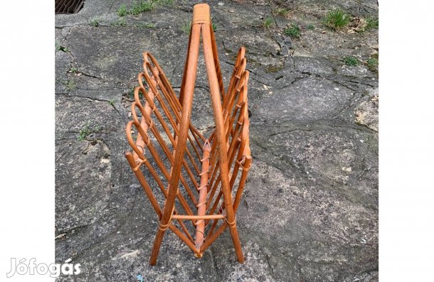 Újságtáró vesszőből!