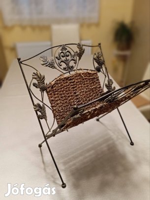 Újságtartó (antik stílus)