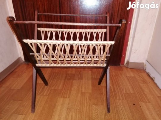 Újságtartó, újság tartó fa, rattan