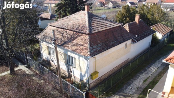 Újszász, eladó ingatlan