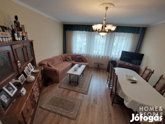 Újszegeden, 3 szintes családi ház eladó - Szeged