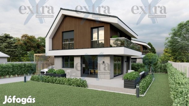 Újszegeden, csendes utcában, kétszintes Családi ház Eladó!