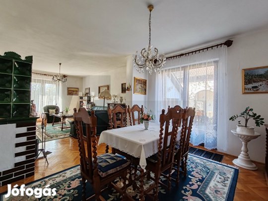 Újszegeden a Fürj utcában eladó 195 m2-es családi ház, Holt- Marosra