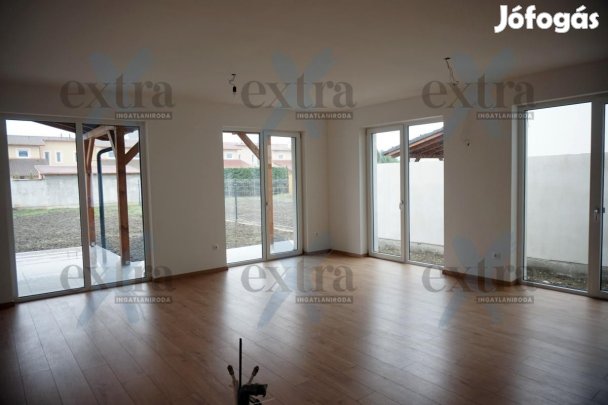 Újszegedi ikerház keresi lakóit!