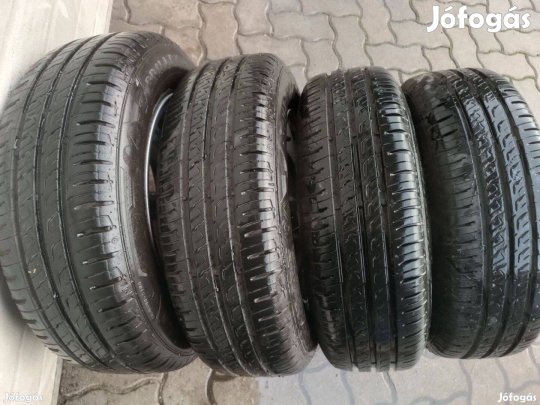 Újszerű 15" 195/65 R 15 Barum Bravuris 5 nyári gumi eladó!