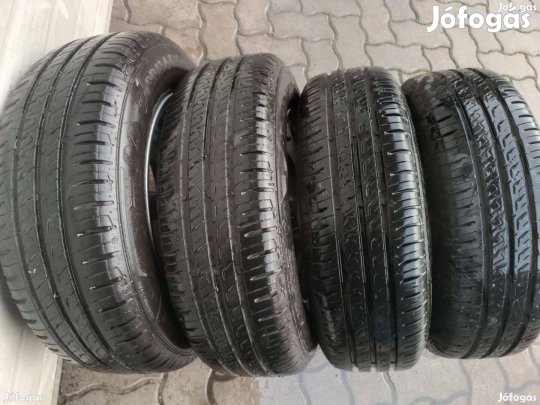 Újszerű 15" 195/65 R 15 Barum nyári gumi eladó!