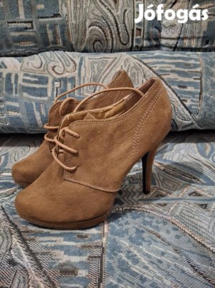 Újszerű 35 ös Graceland velúr magassarkú cipő