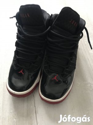 Újszerű 37,5-es Nike Air Jordan sportcipő