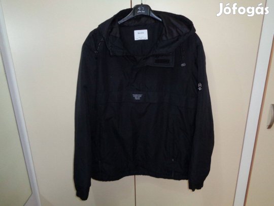Újszerű 38 as Bershka fekete férfi tavaszi dzseki