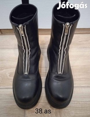 Újszerű 38 as kényelmes bőr bakancs 