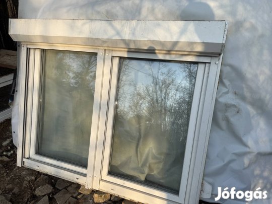Újszerű 3rétegű műanyag bukó nyíló ablak ajándék redőny!