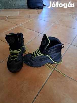 Újszerű 40 Es Intersportban Vásárolt Mounten Bakancs