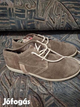 Újszerű 41 es Bugatti velúr férficipő 