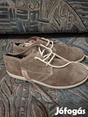 Újszerű 41 es Bugatti velúr férficipő 