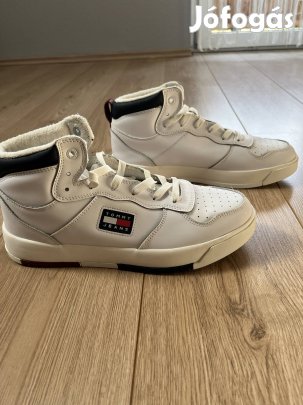 Újszerű 43-as méretű cipő