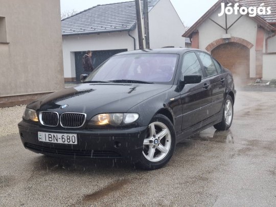 Újszerű BMW 318i 2003 évjárat 