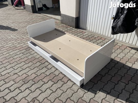 Újszerű Baba bútor