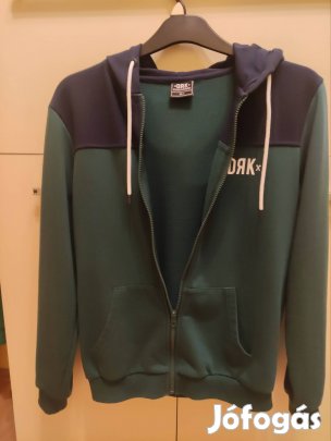 Újszerű DRK kapusznis pulcsi