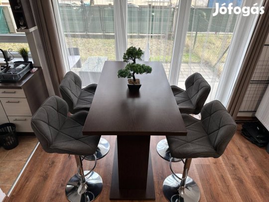 Újszerű Egyedileg csináltatott Bárasztal + 4 db Bárszék