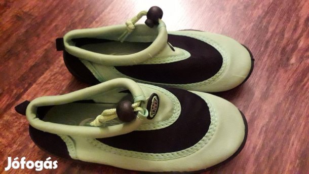 Újszerű F&F gyermek vízicipő unisex 30 méret 1900 Ft